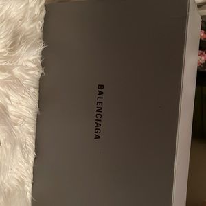 XL Balenciaga box